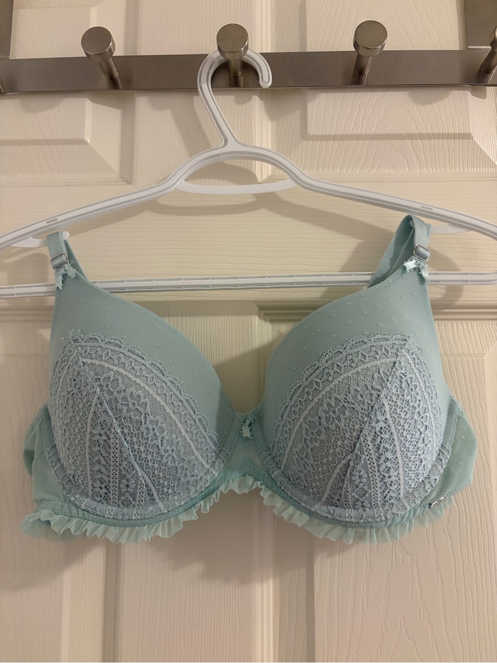 La Vie En Rose Lightly Lined Pastel Green Bra With Lace In 36C